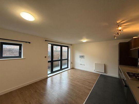 1 bedroom flat to rent - Photo 1