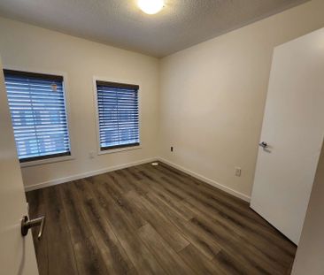 For Lease - 70 Seacoasts Circle, Vaughan, Ontario - Photo 4