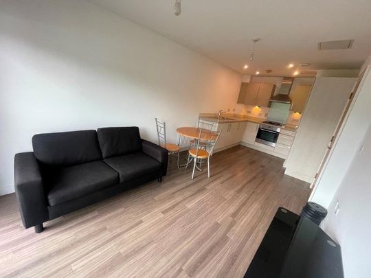 1 Bed Flat, Lee High Road, SE13 - Photo 1