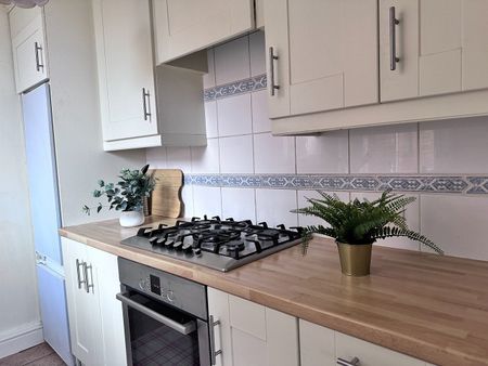 Room in a Shared Flat, Park Avenue, NW2 - Photo 4