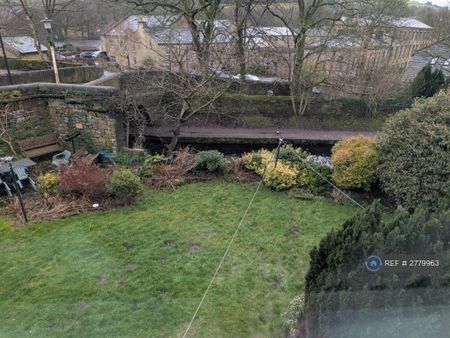 2 bedroom terraced house to rent - Photo 2