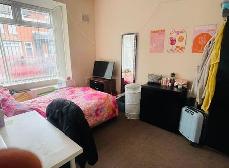 200 Tiverton Road - Photo 5