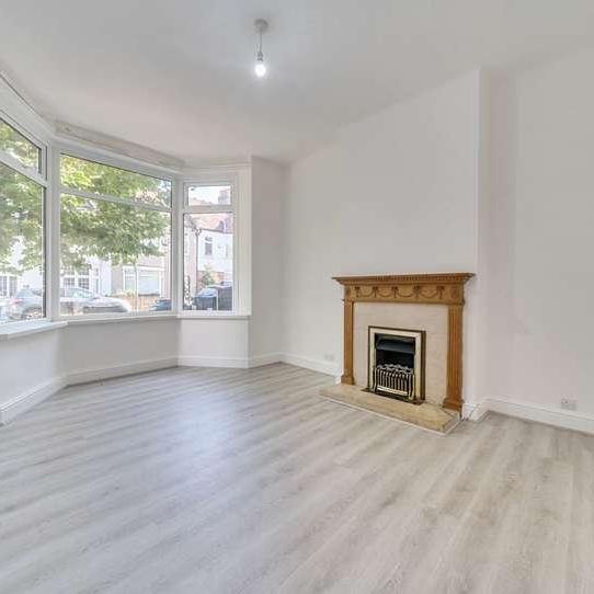 Caithness Road, Mitcham, Surrey, CR4 - Photo 1