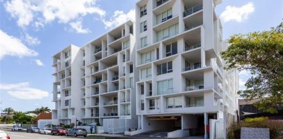 Air-conditioned 2 Bedroom Apartment - walk to schools, bars/cafes, public transport and the Brisbane River - Photo 2