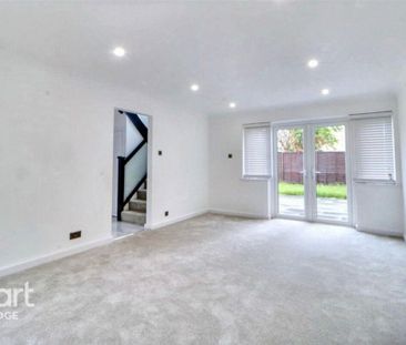 4 bedroom detached house to rent - Photo 1