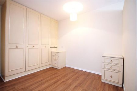 House to rent - Photo 2