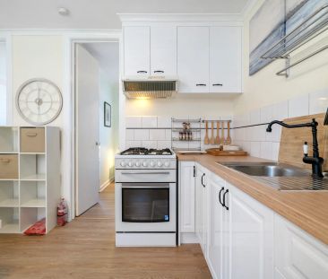 Love the location, live the bayside lifestyle – FURNISHED - Photo 3