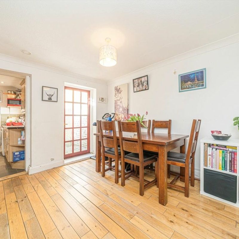 Marsh Farm Road, TW2, London - Photo 1
