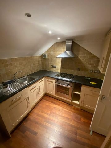 Room in a Shared Flat, Couples Allowed, SE10 - Photo 4