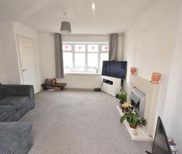Kestrel Close, Saughall Massie - Photo 2