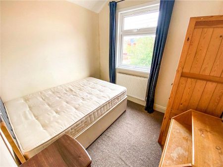 4 bedroom terraced house to rent - Photo 2