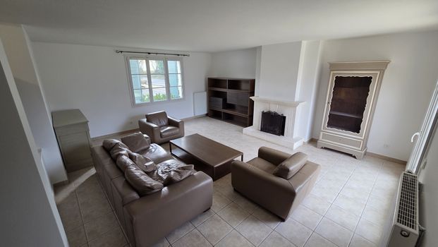 Location Maison 6 pièces 167m² MAGNY LE HONGRE 77700 - Photo 1