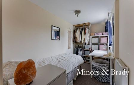 7 bedroom end of terrace house to rent - Photo 2