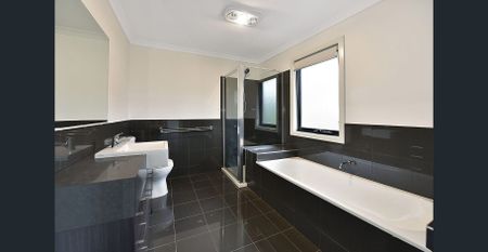 Close and Convenient - Photo 4