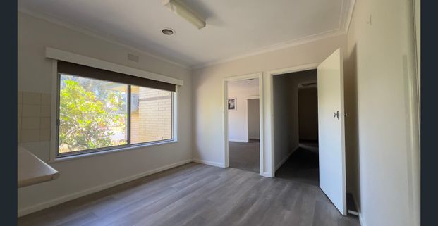 3 bedroom home in the West End - Photo 1
