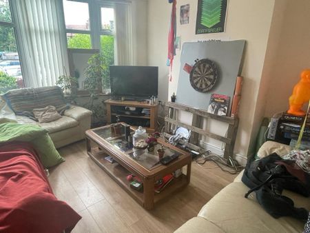 3 bedroom private hall to rent - Photo 3