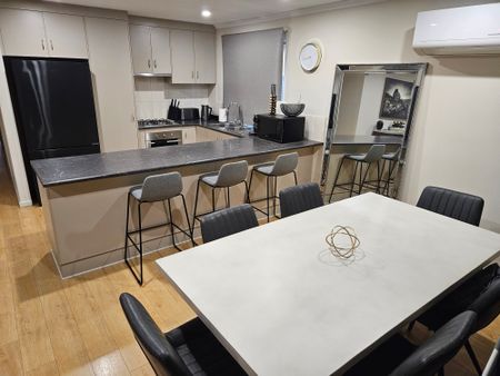 Royal Park - Photo 2