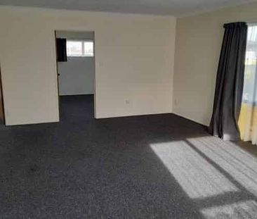 Charming 2BR Home in Stratford! - Photo 2