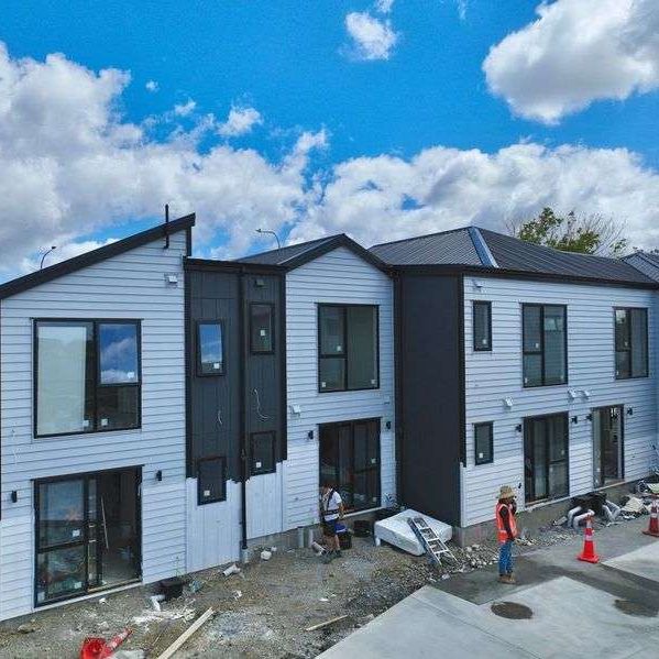 3 x High-Spec New Build Homes In The Heart of Mangere! - Photo 1