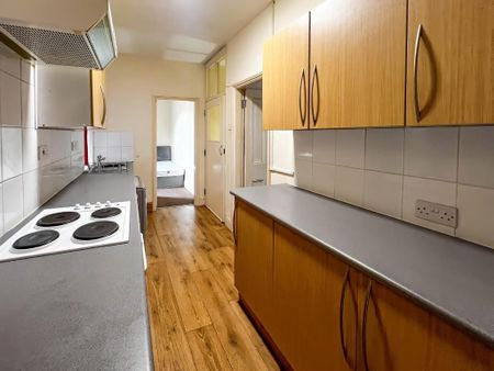 3 bedroom flat to rent - Photo 5