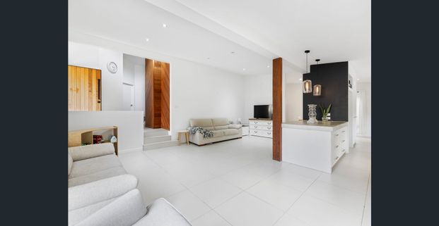 STYLISH BEACHSIDE HOME - Photo 1