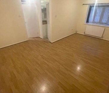 Langhedge Close, Edmonton, London, N18 - Photo 4