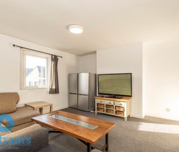 4 bed Flat for Rent - Photo 6