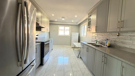 For Lease - 7684 Netherwood Road, Mississauga, Ontario - Photo 5