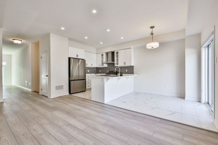 For Lease - 9 Wakeling Drive, Brantford, Ontario - Photo 3