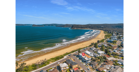 Architecturally Designed Beachside Townhouse with Breathtaking Ocean Views - Photo 5