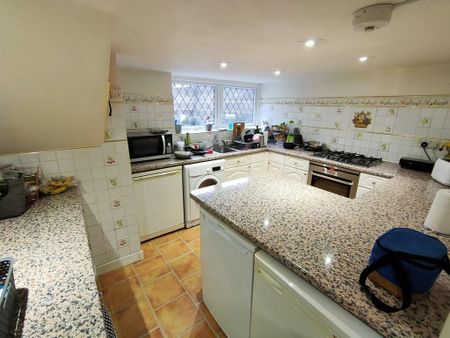 5 bedroom terraced house to rent - Photo 2
