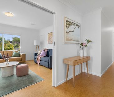 Easy living, fully furnished- in the heart of Point Lonsdale - Photo 2