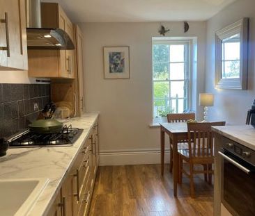 Large bedroom with private shower room, Free parking & health club ... - Photo 5