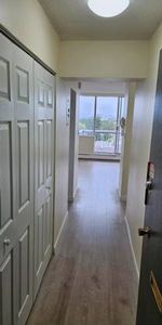 Bachelor suite near downtown for rent - Photo 3