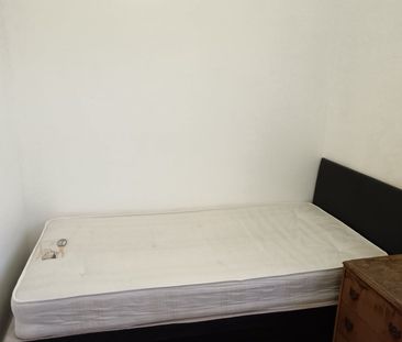 Room in a Shared Flat, Green Street, E13 - Photo 5