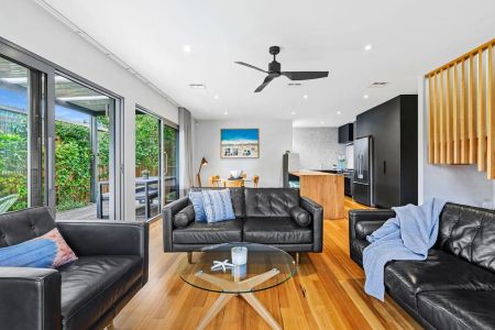 Modern Beachside Living - Photo 3