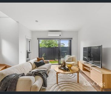 Two Bedroom Townhouse in Hadfield - Photo 3