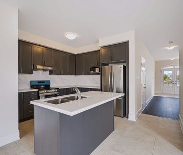 For Lease - 96 Gathering Lane, Richmond Hill, Ontario - Photo 4