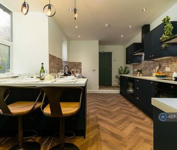 1 bedroom in a house share to rent - Photo 4