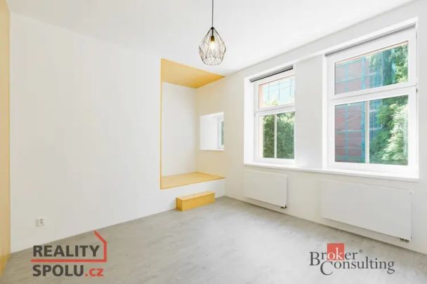 Pronájem bytu 2+1 74 m - Photo 1