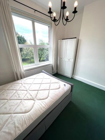 3 bedroom flat to rent - Photo 2