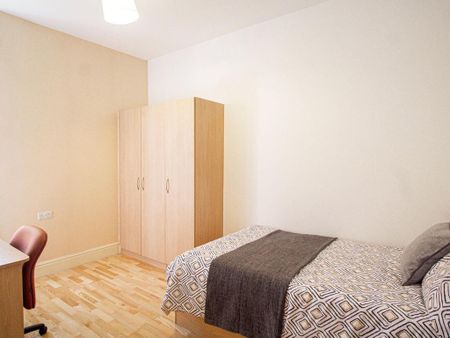 2 bedroom apartment to rent - Photo 5