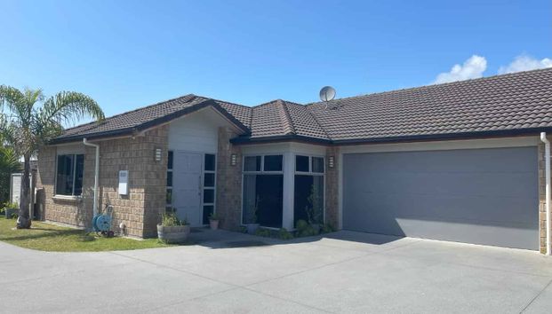 Townhouse in Papamoa - Photo 1