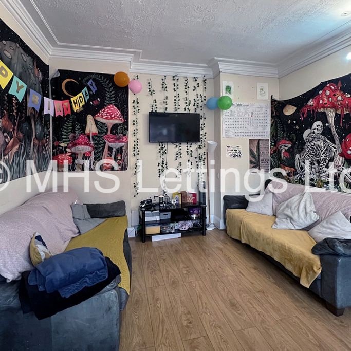 4 Bedroom End Terraced House for rent in Estcourt Avenue - Photo 1