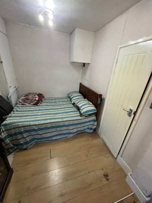 Studio Flat, Midhurst Avenue, CR0 - Photo 1
