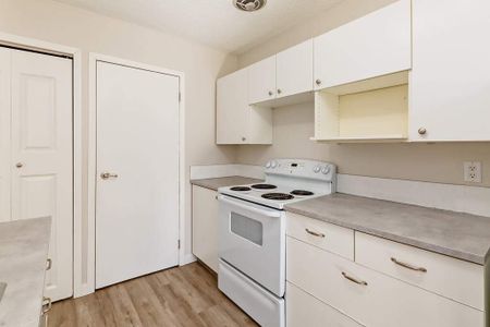 Renovated Suite - 2 Bedroom - Photo 4
