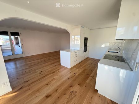 Erstbezug einer umfassend renovierter, zentral gelegener Wohnung in Wollerau - Photo 5