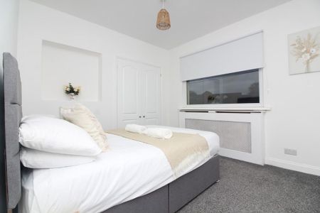 3 bedroom terraced house to rent - Photo 4