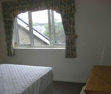 Mains Court, Framwellgate Moor, Durham - Photo 3