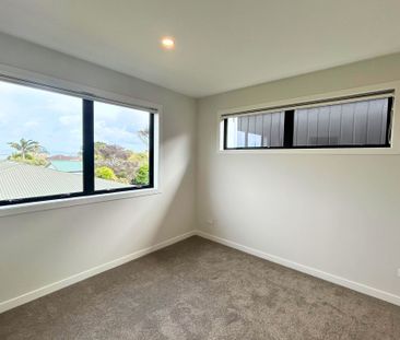 5 Bedrooms on Derrett Pl - Photo 2